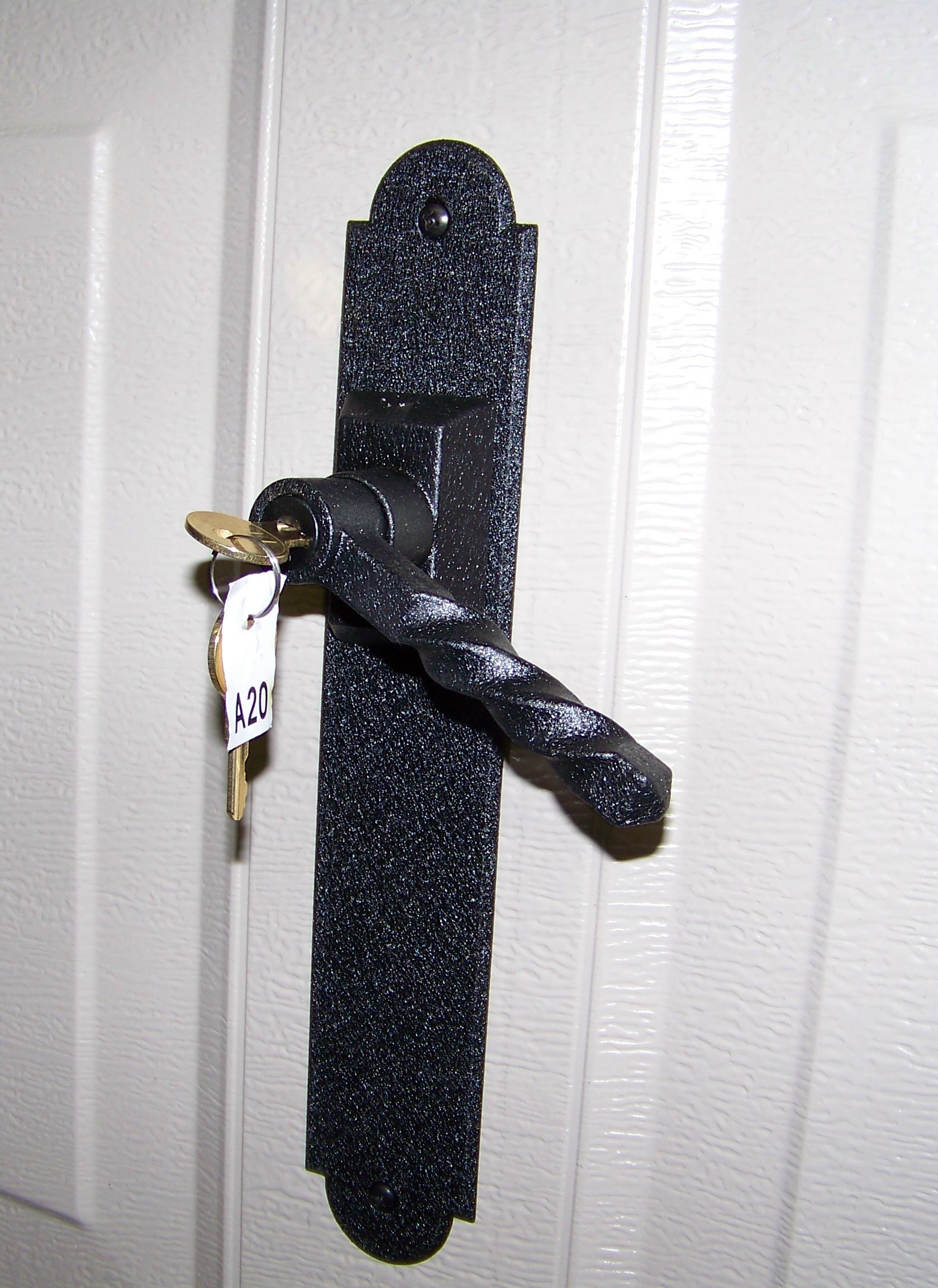 Modern Garage Door Lock Options for Simple Design